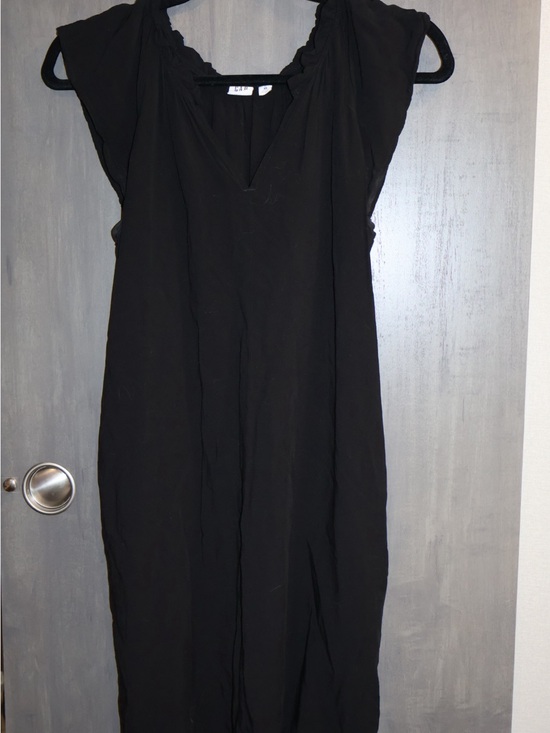 GAP Dresses & Skirts - GAP Black Mini Dress with V-Neck